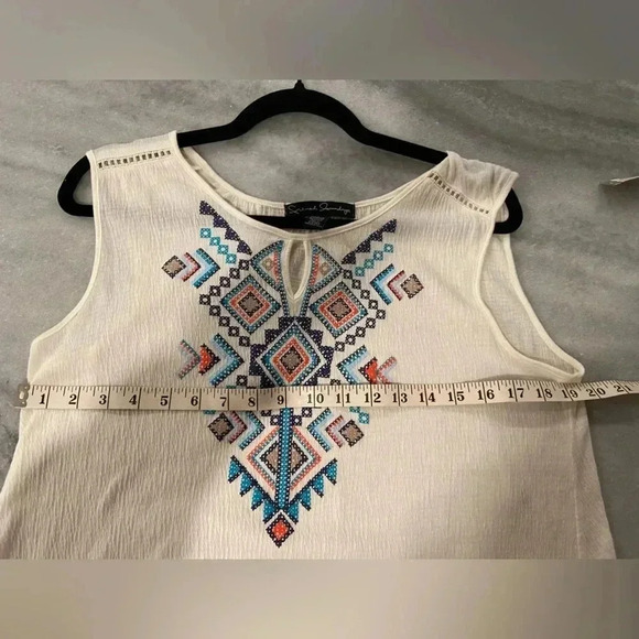French Laundry Cross Stitch Printed Keyhole Neck Eyelet Boho Tank Top Size L - Picture 11 of 11